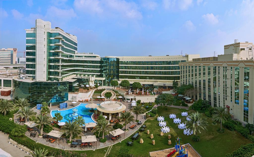 Millennium Airport Hotel Dubái Exterior foto
